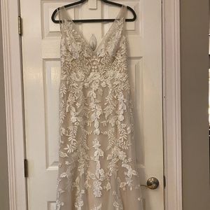Maggie Sottero Greenley Size 12 Ivory